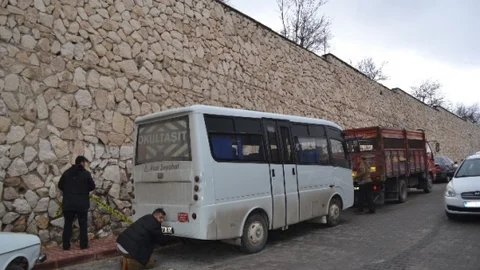 Kavga Eden 2 Genç 10 Metre Yükseklikten DÜştü