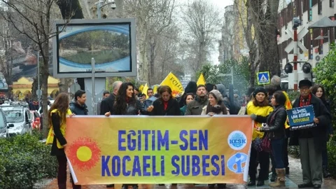 Eğitim-Sen 'anadilde Eğitim' İçin Yürüdü