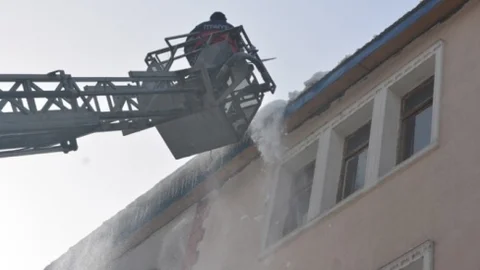 Kars Belediyes'inden Saçaklara Operasyon!