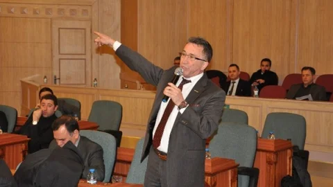 Balıkesir Büyükşehir Belediye Meclisi'nde Gerginliklik