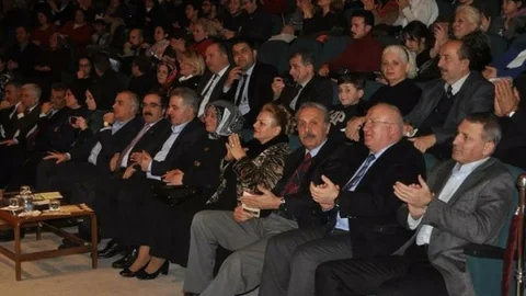 Saraç İle Vali Coş Ayaküstü Sohbet Etti