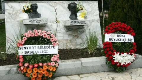Jose Marti Büstü Yenileniyor