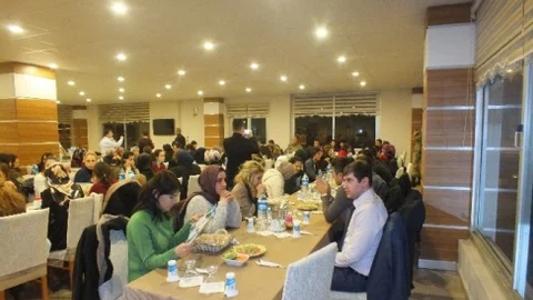 Yeni Atanan Öğretmenler Yemekte Buluştu