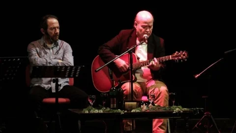 Aşk Şiir Ve Müzikle Buluştu