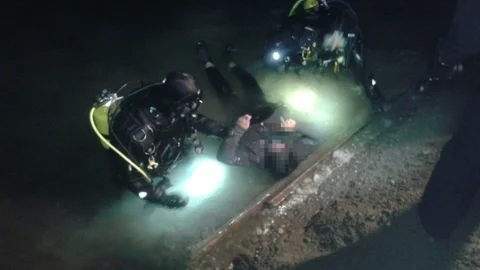 Feribot İskelesinde Otomobil Nehre DÜştü 1 Ölü