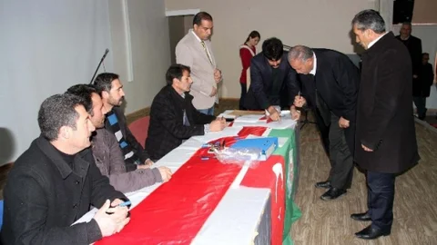 Tek Oy Farkıyla Başkan Seçildi