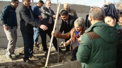 Silopi Belediyesi Üç Bin Fidanı Toprakla Buluşturdu