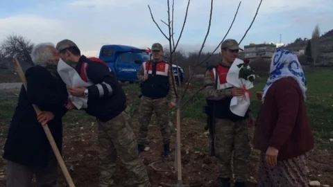 Jandarma 14 Şubat Sevgililer Gününü Kutladı