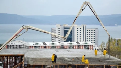 Çomü'de 4 Yılda 40 Bina Yapıldı