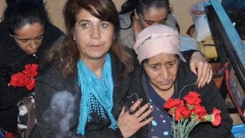 Aile Hekimi Grevdeki Aileye Destek Amacıyla Açlık Grevine Başladı