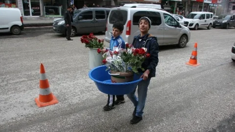 14 Şubat Çocukları Sevindirdi