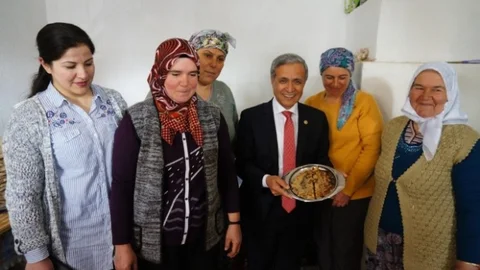 AK Parti Milletvekili Yurttaş Üzümlü Katmeri Beğendi