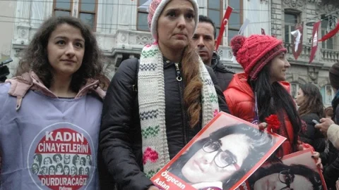 Mersin'de Öldürülen Üniversiteli Genç Kız İçin Protesto Gösterisi