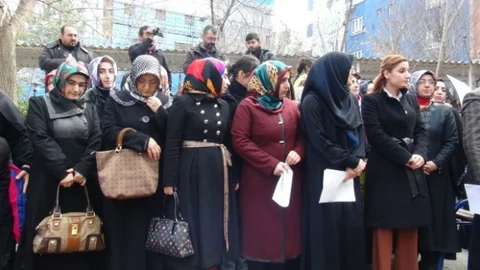 Betül Şat ''DBP Kurmayları Ateist Sosyalist DÜşünceye Sahip''