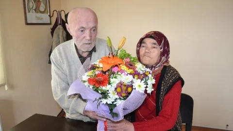 55 Yıllık Evli Çift İlk Defa Sevgililer Günü'nü Kutladı