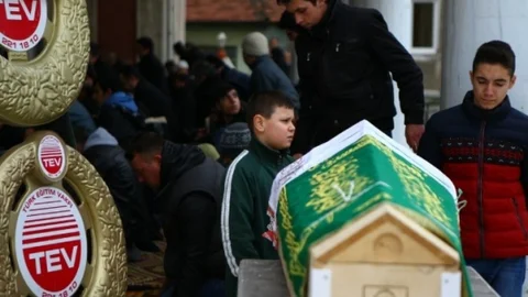 Minik Umut Kalbine Yenildi