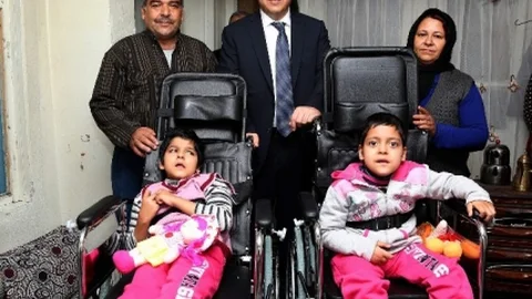 Başkan Fadıloğlu'ndan İki Kardeşe Tekerlekli Sandalye Sürprizi