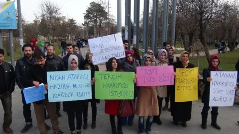 Öğrenciler Haziran Ayı Atamalarının Nisan Ayına Çekilmesine Tepki Gösterdi