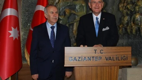 Ab Bakanı Bozkır Gaziantep Valiliği'ni Ziyaret Etti