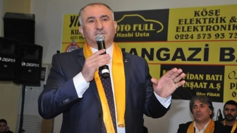 Neşet Çağlayan Bayburtlularla Kurtuluş Gecesinde Bir Araya Geldi