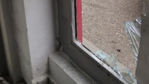 Eczane Hırsızları Polisten Kaçamadı