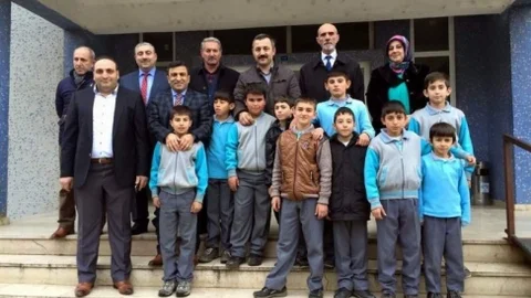 Başkan Altunbaş Çağlayan İmam Hatip Ortaokulu'nu Ziyaret Etti