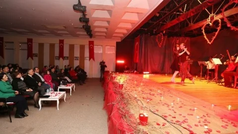 İzmir'de 14 Şubat Coşkusu