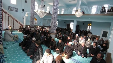 Menderes'te Çamönü Camii Tekrar İbadete Açıldı