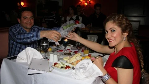 Sevgililer Elite World Van Hotel'de Eğlendiler