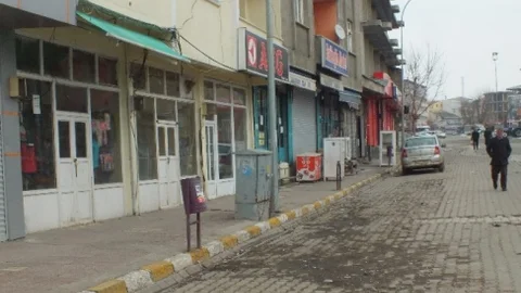 Malazgirt'te Kepenkler Açılmadı