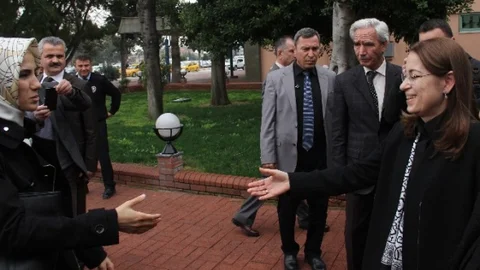 Bakan Ayşenur İslam ''Kadın Ve Anne Olarak Ağlamaya Geldim''