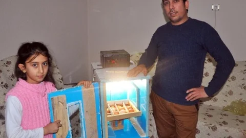 Kuluçkaya Yatmayan Tavuğa Kızdı Kuluçka Makinesi Yaptı