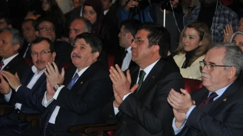 Bakan Zeybekci'den Başkanlık Sistemi Vurgusu