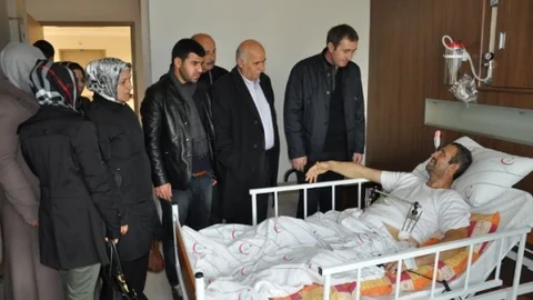 Eşbaşkan Bakırhan'dan Hasta Ziyareti