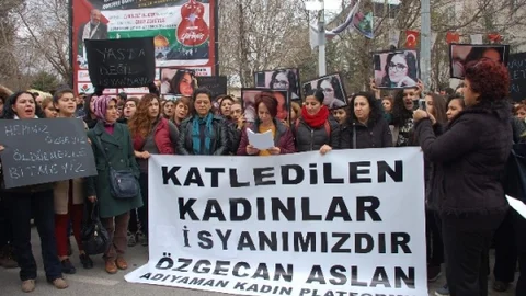 Adıyaman Kadın Platformundan Özgecan İçin Yürüyüş