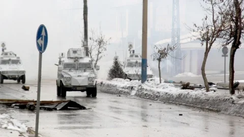 Yüksekova'daki Olaylarda 1 Polis Yaralandı