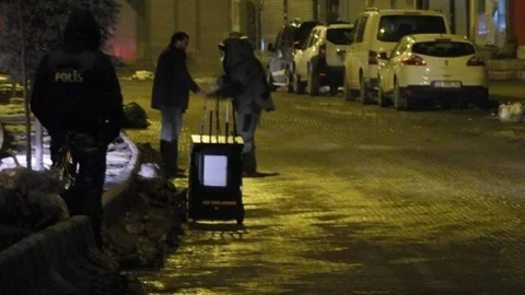 Hakkari'de 2 Şüpheli Poşet Fünyeyle Patlatıldı