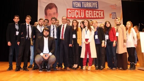 Ak Gençlerde Kurt Güven Tazeledi