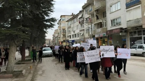 Özgecan Cinayeti Yenişehir'de Protesto Edildi