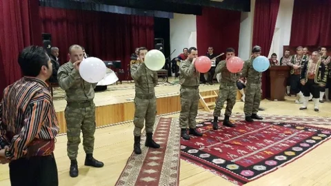 Mehmetçik Kavuk Sende İle Coştu