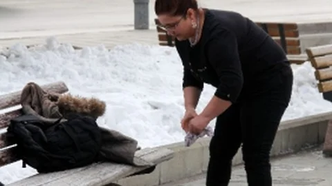 Eksi 13 Derecede Özgecan İçin Tek Kişilik Çıplak Ayaklı Eylem