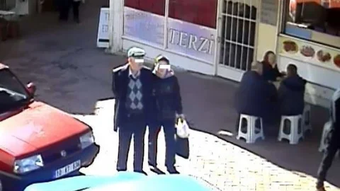Düzmece Kavga Emekli Maaşından Etti