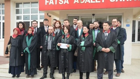 Fatsalı Avukatlar Özgecan İçin Eylem Yaptı