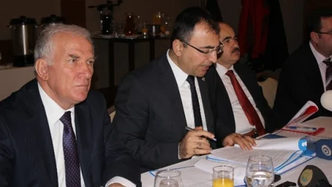 İzmir Valisi Toprak