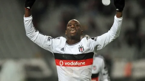 Demba Ba Fark Attı