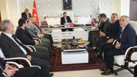 Ortahisar Belediye Başkanı Genç Umre'den Döndü