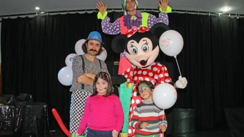 “Şeker Portakalı” Finike'de Çocuklarla Buluştu