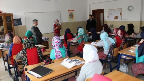 Erzincan'da “Gençlerden Ecdada Mektup” Tanıtımları Devam Ediyor