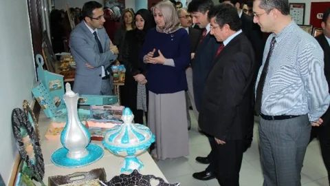 Sağlık Çalışanları Sergi Açtı