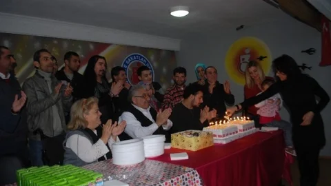 Engellilere Sürpriz Doğum Günü